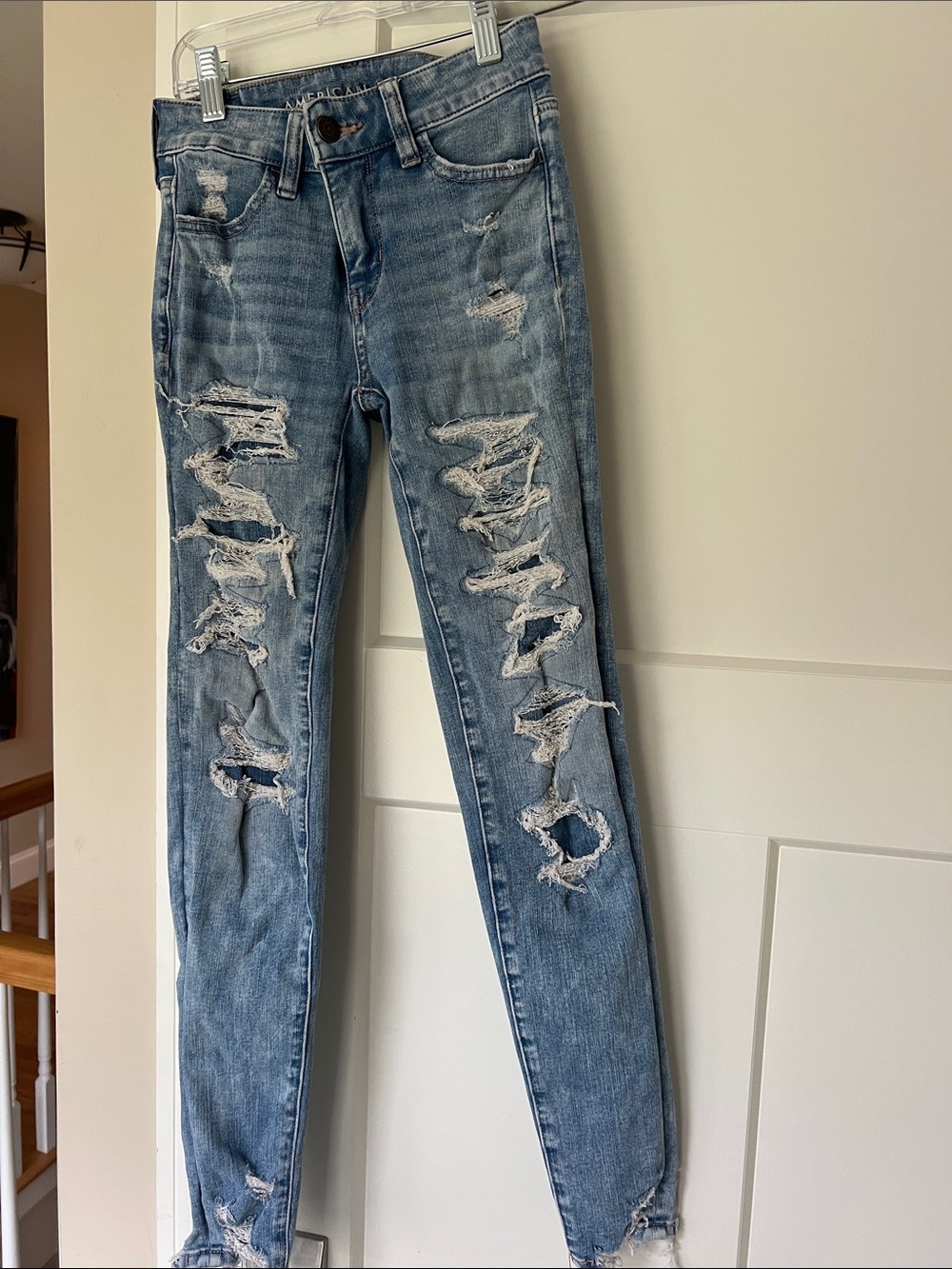 American Eagle Outfitters Light Blue Distressed Skinny Jeans